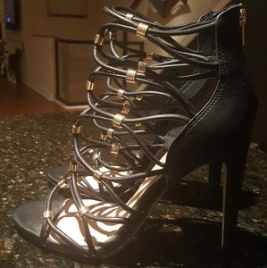NWOT Aldo Black and Gold Gladiator Heels